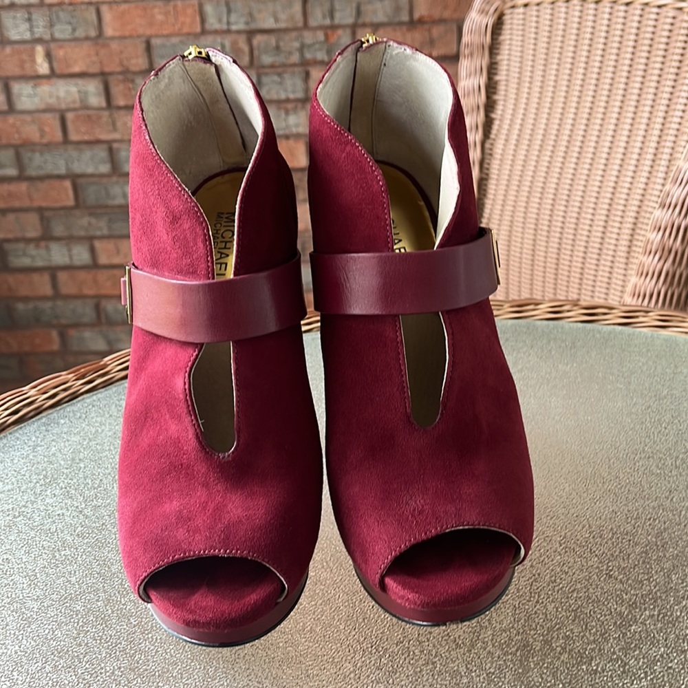 EUC Michael Michael Kors Guiliana Peep Toe Bootie (10.5)